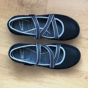 Dansko women’s hazel sneaker black suede size 7